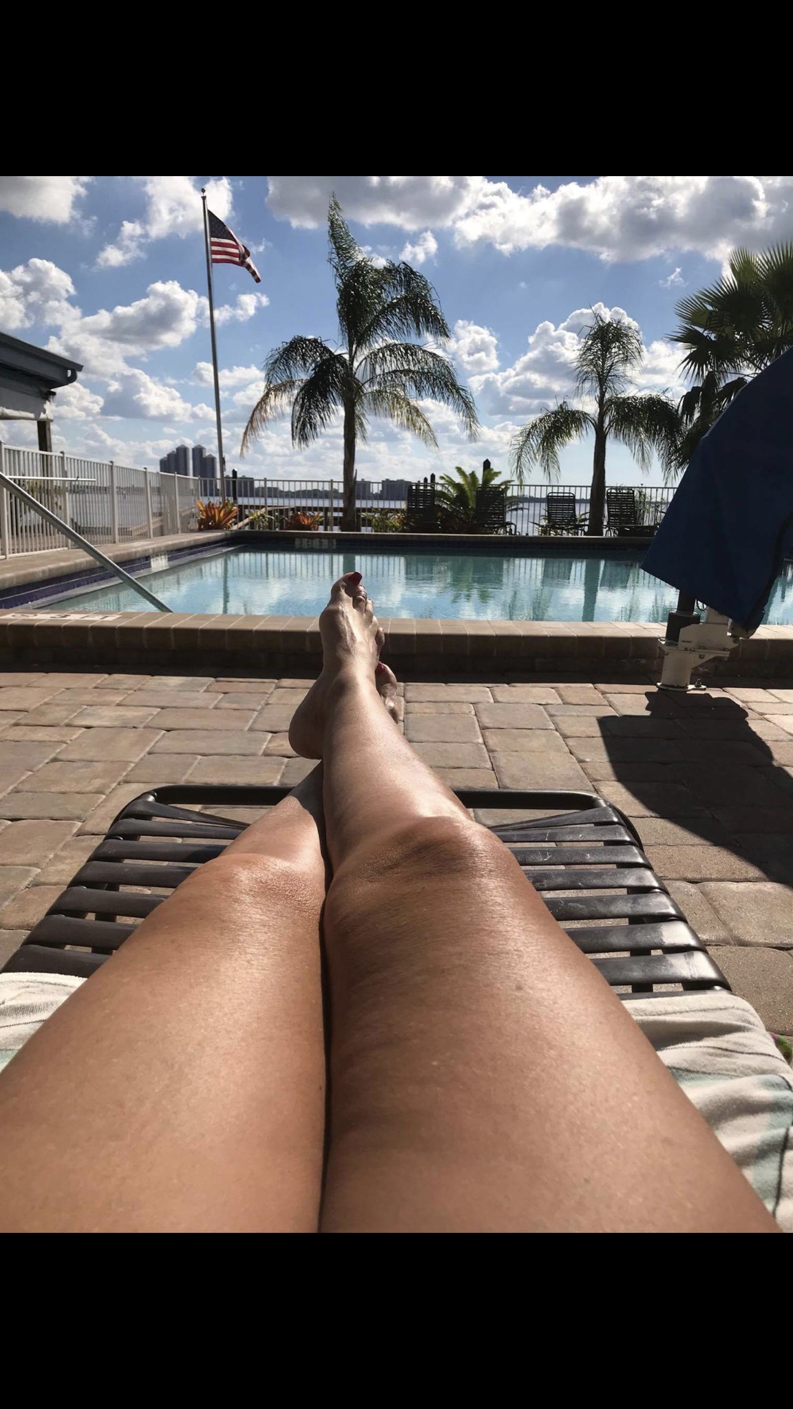 2 pic. Hi ‘ Guys, I just wanted to let you know I will be in Fort Meyers Florida on the 15 th. - 23rd. January , that area and would like a session with me please let me know . Hope to see you there. Happy holidays https://t.co/mSmvVkXhEH