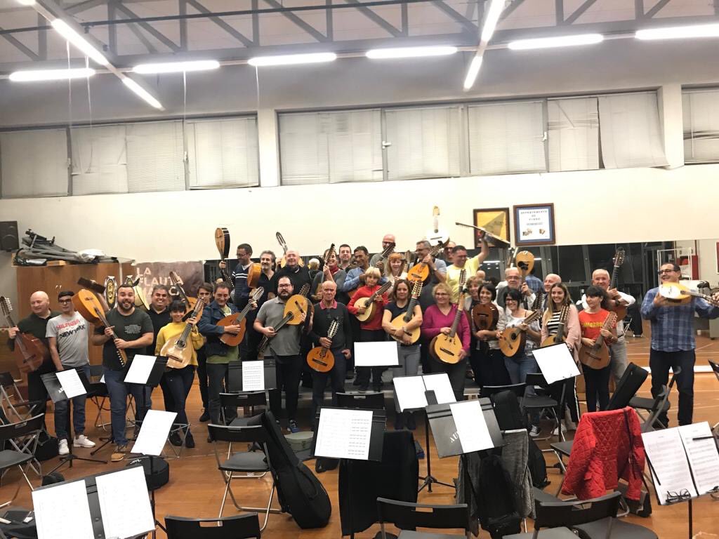 CPMLPGC's tweet photo. Gran éxito de participación en la primera Masterclass de púa en el CPMLPGC
#cpmlpgc #puaenelconser #consejeriadeeducacioncanarias https://t.co/OttFBwZ3Pm