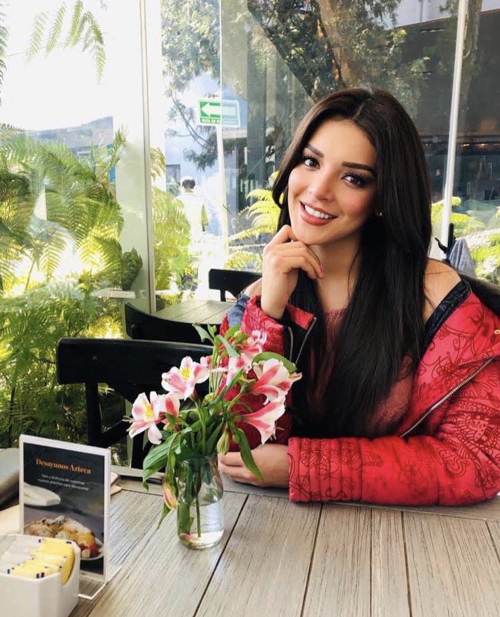 worldmilaa's tweet photo. vamos Andrea Toscano con el simple hecho de estar allí ya eres una reina y una ganadora, te amamos y todo México esta contigo y estamos realmente orgullosxs de ti porque confiamos en ti y en todo lo que puedes dar, vamos que si se puede, ahuevo.❤🇲🇽❤ #MissUniverse https://t.co/sZsDqBE92i