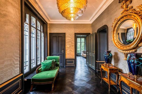 LuxuryPortfolio's tweet image. This prestigious mansion property nestles in the heart of lovely grounds, with a splendid view of the lake and the Alps, in a rare and privileged situation very near the Quais d’Ouchy. 

Lausanne, Switzerland  |  Fr24,000,000

bit.ly/2CdoCjl