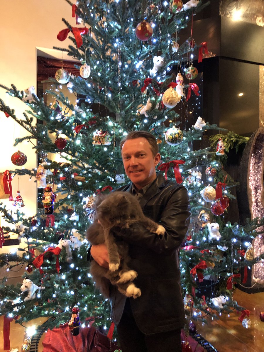 Dritter Advent zu Hause bei Siegfried &amp; Roy in #LasVegas mit Heino &amp; Hannelore. Da brennen nicht nur drei Lichtlein... <a href="/heino/">Heino</a> @BILD_Promis