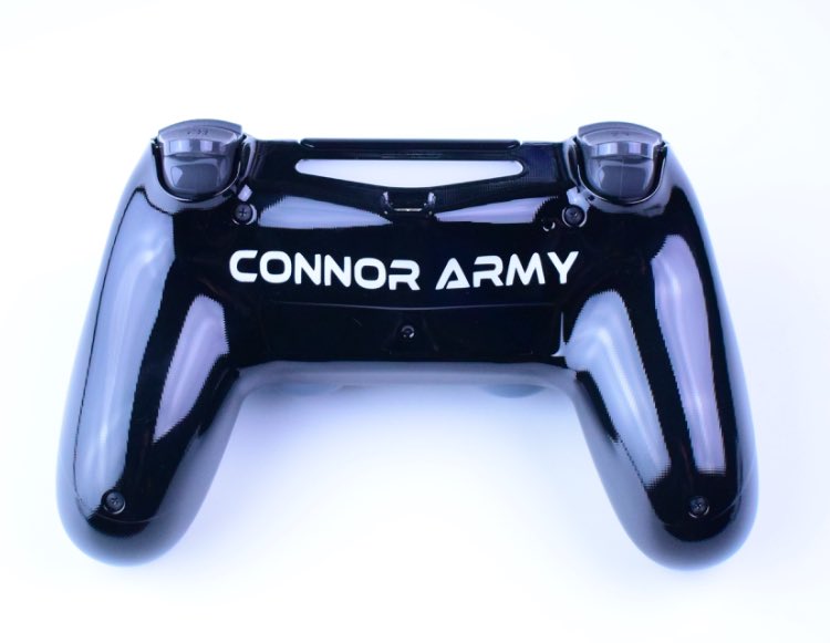 BryanDechart's tweet photo. ⭕️🤖 LIVE NOW playing #DetroitBecomeHuman Full Deviant GREEN CONNOR Finale! 

< RT and INVITE > 
and join us for your chance to win this custom #ConnorArmy controller!

https://t.co/C2Wy13MBOs https://t.co/Dr0toiigF2