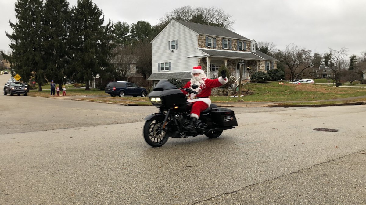 brooke_doughty's tweet photo. A HUGE thank you to @UDPolice for the Santa visit! https://t.co/cdYxQlCAN3