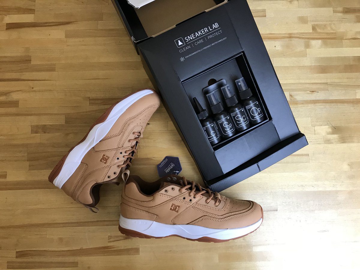 SneakerNews's tweet photo. GIVEAWAY for the SKATERS! One of our followers will win this DC Shoes E.Tribeka promo box.

1. LIKE this tweet
2. Reply with your shoe size
3. RETWEET

Must be in U.S. and be following us. Giveaway ends 12/17 at MIDNIGHT Eastern Time. https://t.co/OX6uE00ePy