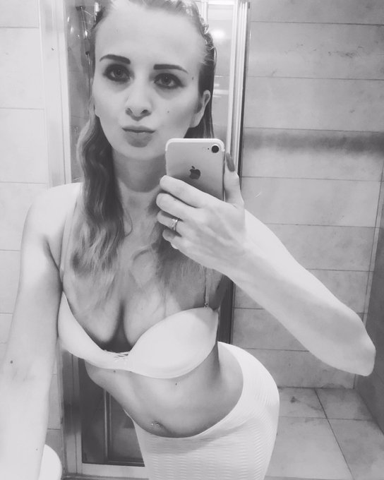 Сладких снов зайчики 😘❤️❤️❤️ #evellincat #home #happiness #love https://t.co/DR5Brib6Pl<a href="/tag/evellincat"class="tags">#evellincat</a><a href="/tag/home"class="tags">#home</a><a href="/tag/love"class="tags"><span>#love</span></a><a href="/tag/happiness"class="tags"><span>#happiness</span></a>