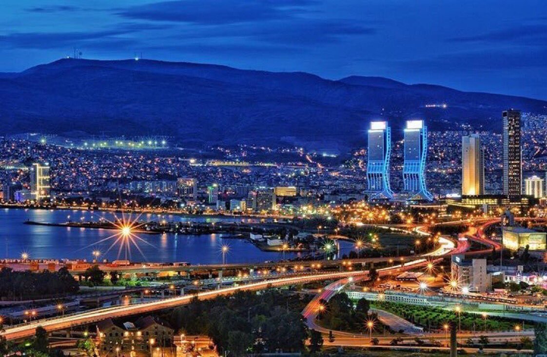 izmirgibiyiz's tweet photo. “Ah şimdi İzmir’de olmak vardı” diye iç geçiren İzmir dışındaki güzel İzmirlilere selam olsun.. https://t.co/xMH2li4AKw