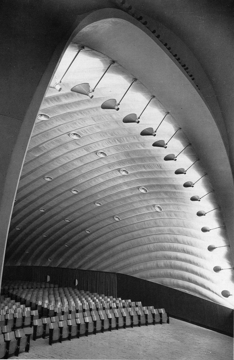 fraisku's tweet photo. #ArquitecturaEscondida ‘Cinema Airone’ #Roma #Italia 1956 de Adalberto #Libera (1903 – 1963), Leo #Calini, y Eugenio #Montuori https://t.co/TQ8c6Cu8lB