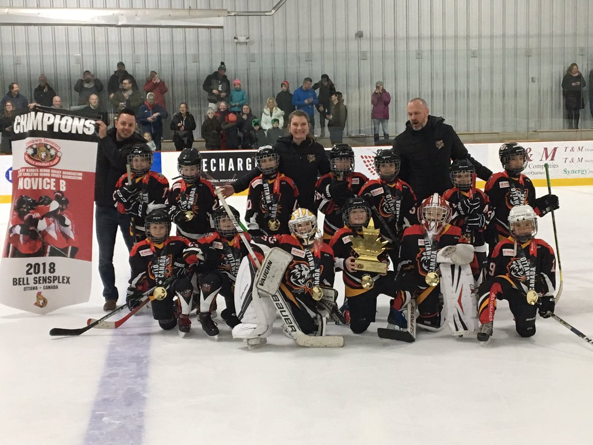 Sensplex's tweet photo. The Huskies des Collines are our Novice B Champions!! #NoviceHC18 https://t.co/2roQiftYa5