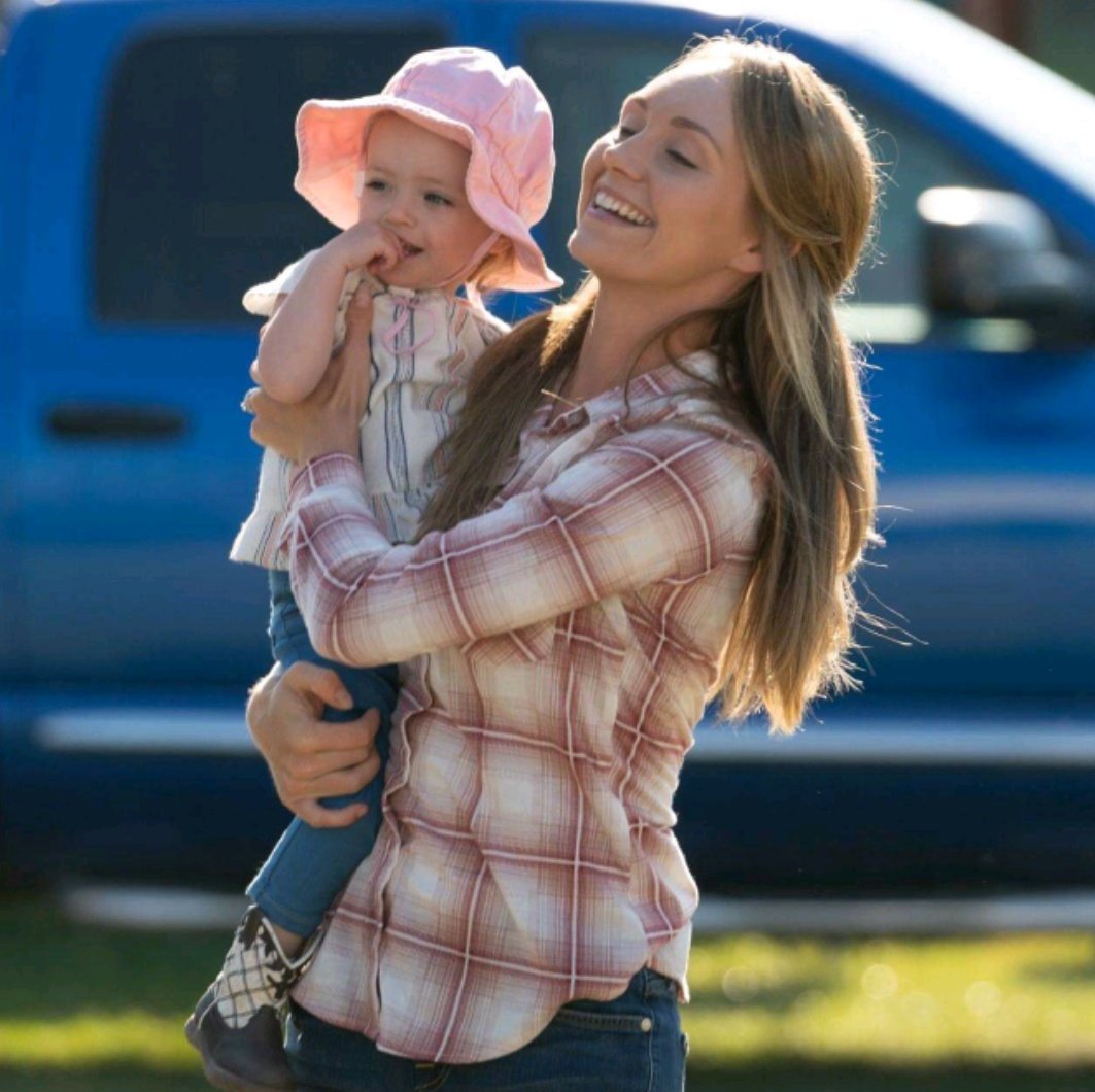 heartland202's tweet photo. So cute! Amy and lindy https://t.co/wVLXujEVUq