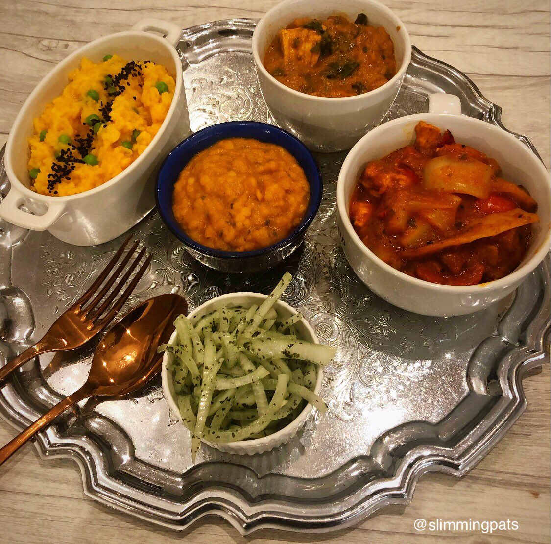 slimmingpats1's tweet photo. Variety of #slimmingworld frozen curries from #icelandfoods , sagg , balti , Dahl , rice & onion salad all #synfree #curry #slimmingworlduk #swfrozen #frozenfood #diet #thalia #weightlossjourney #fakeaway #sw #swuk @IcelandFoods https://t.co/ttUFeUtuOi