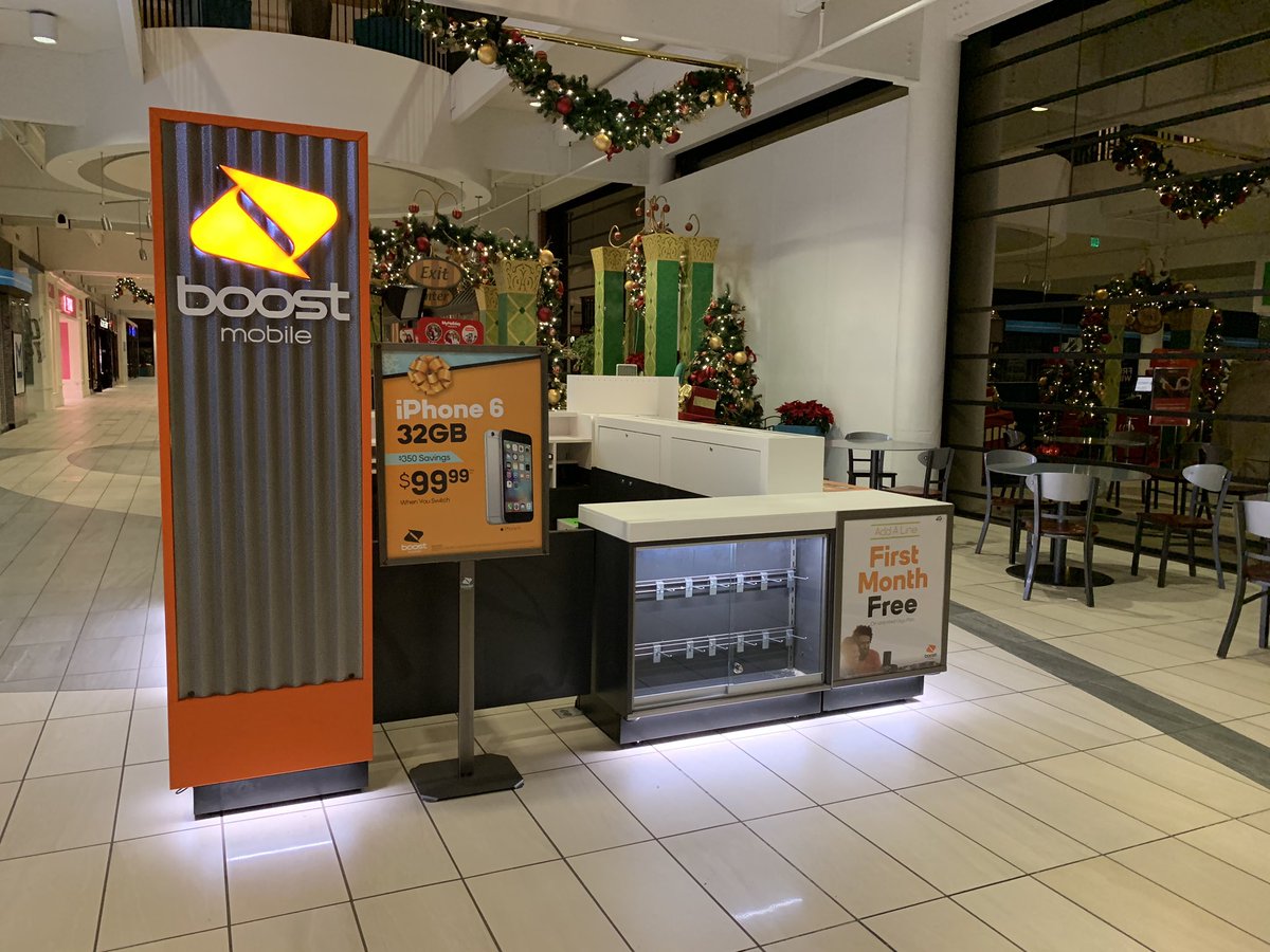 BoostFreedom's tweet image. Our kiosk has been installed!!! On time for Xmas Shopping!!  @MarcecoSheryl @KarlaOre17 @DebNorwood1 @MarcecoSales @boostmobile @BoostOndigo