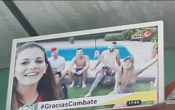 LourdesChorolq2's tweet photo. Como amo esto @flor_vigna  @PaioRodriguez @ramironayar @nachonayar @BruSainzMicheli @Pitysko @Paulitadobom @sergiocelli @sofiamirabelli @nicolas_ochiato #RojoHastaElFinal https://t.co/o4asd08H29