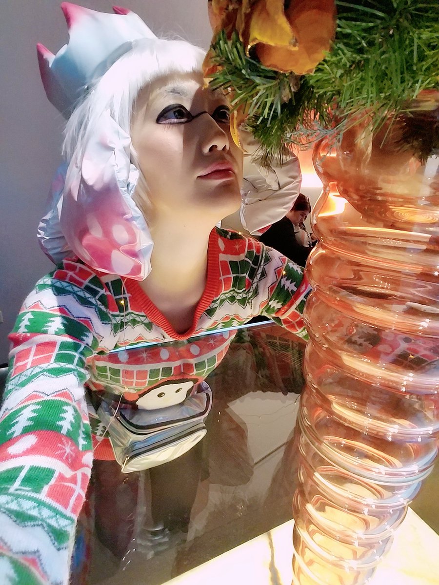 hanyuleum's tweet photo. Merry Chrimbus
Everyone better be getting their ugly sweaters out for the holidays. I'd say ugly socks too but Marina isn't here with me
#conaltdelete2018 #conaltdelete #splatoon #cosplay #splatoon2 #offthehook #nintendo @SplatoonJP @NintendoAmerica https://t.co/i1mu3PA4S3