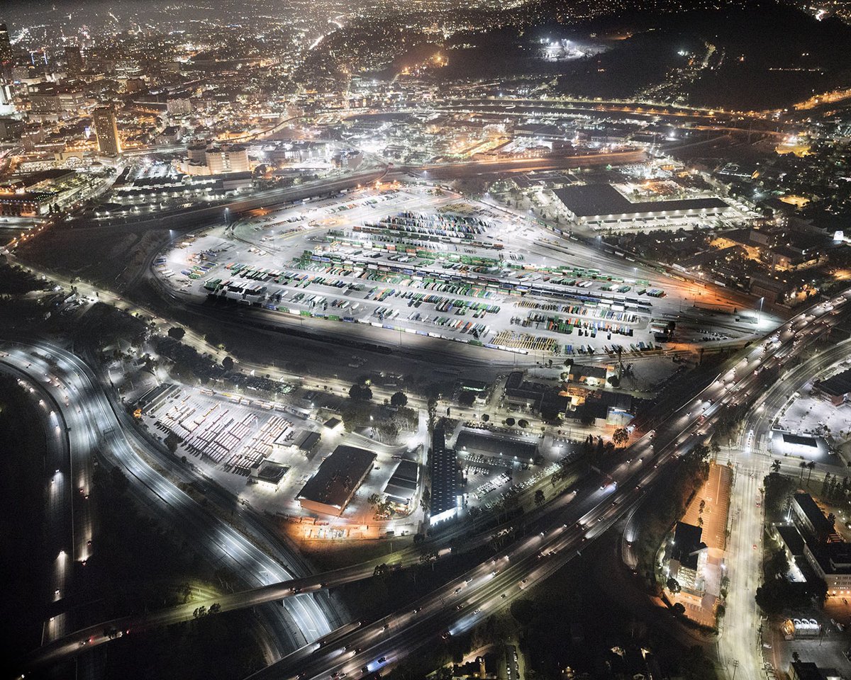 SFOMuseum's tweet photo. See "Sidereal Rift" by #MichaelLight, on display post-security, on the departures level of Terminal 3. https://t.co/Cvfmp4gR0x https://t.co/AXFtETOQa9
