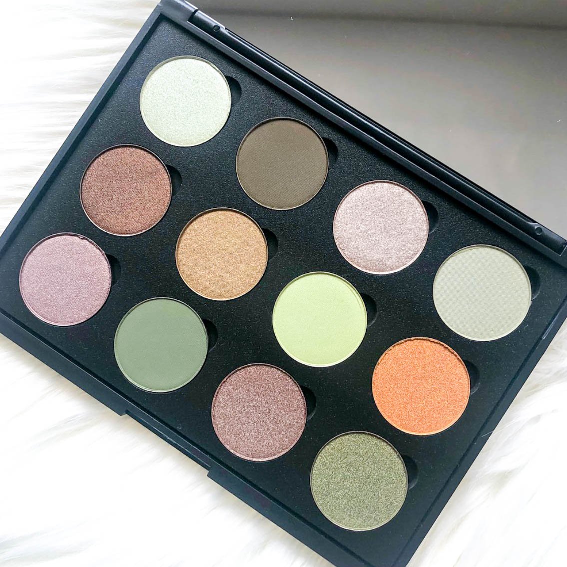 CoastalScents's tweet photo. A Custom Hot Pot Palette by @beautynurse727 - Donβt wait, click the link below to create yours!π #CoastalScents #MyCoastalScents
https://t.co/9lcF54xNB8
#weekendmakeup #motd #makeupoftheday #makeupobsessed #makeuplook #makeuplooks #eyeshadow #eyeshadowoftheday #eyeoftheday https://t.co/1FIPGTxJfI