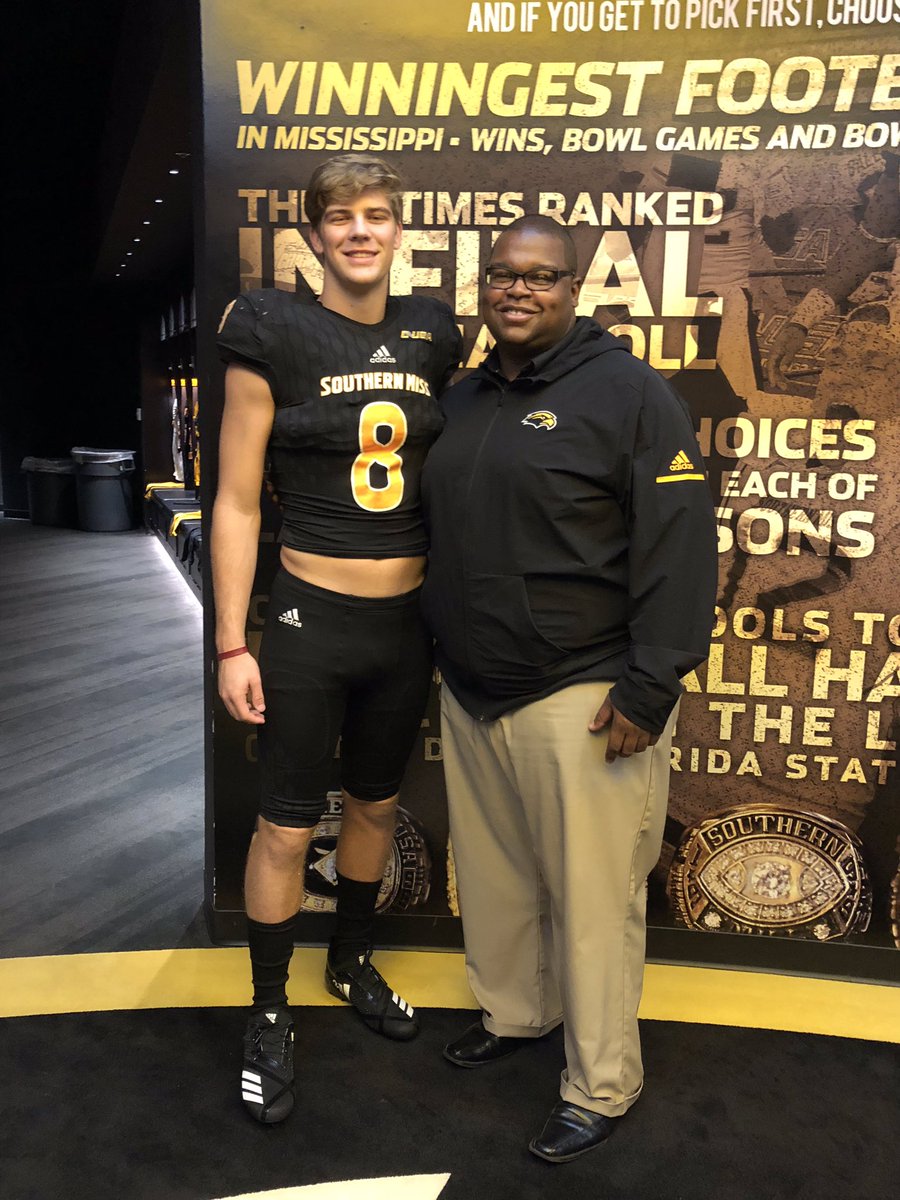 LukeBaker2345's tweet photo. Best decision I’ve ever made🦅 #SMTTT https://t.co/eqZDLOLZaX