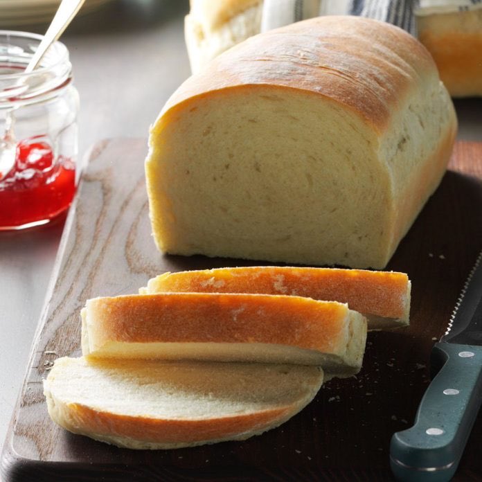 simpleandsafe's tweet image. Not only is bread delicious to eat it can also be useful for preserving finished cake.  After you’ve had a few slices, pin some bread onto the exposed cake with toothpicks to prevent those end pieces from drying out.  @simpleandsafe #simpleandsafe #simplebakingtips #baking