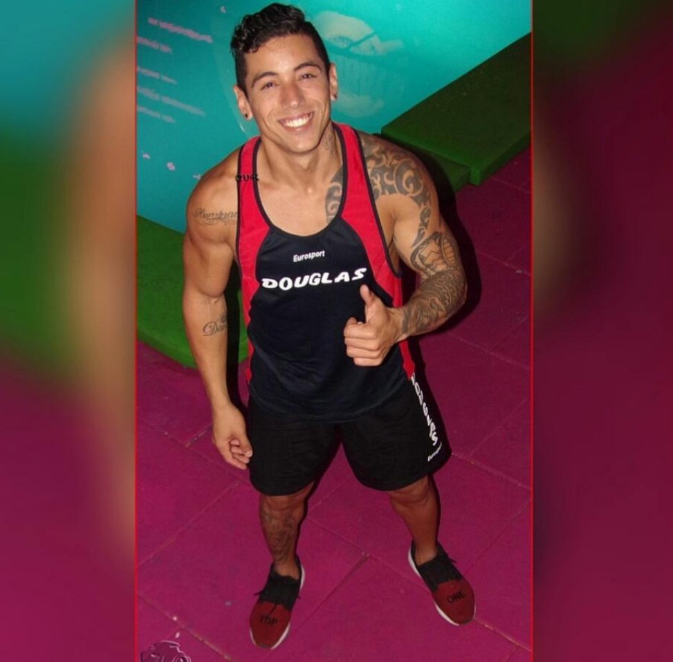Eri29Pontillo's tweet photo. Douglas
#RojoHastaElFinal https://t.co/TOvC9dAJZ5