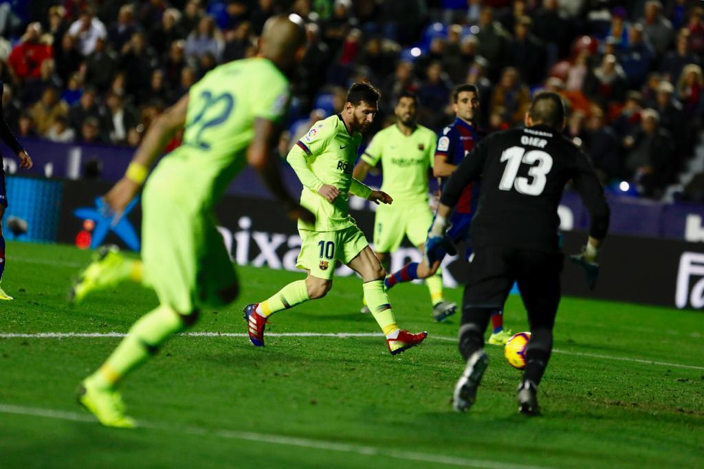 Bu sezon * Leo #Messi 🐐
👕 19 Maç
⚽️ 20 Gol
🎯 12 Asist
* (Hatırlatma: Daha Ocak ayında bile değiliz)