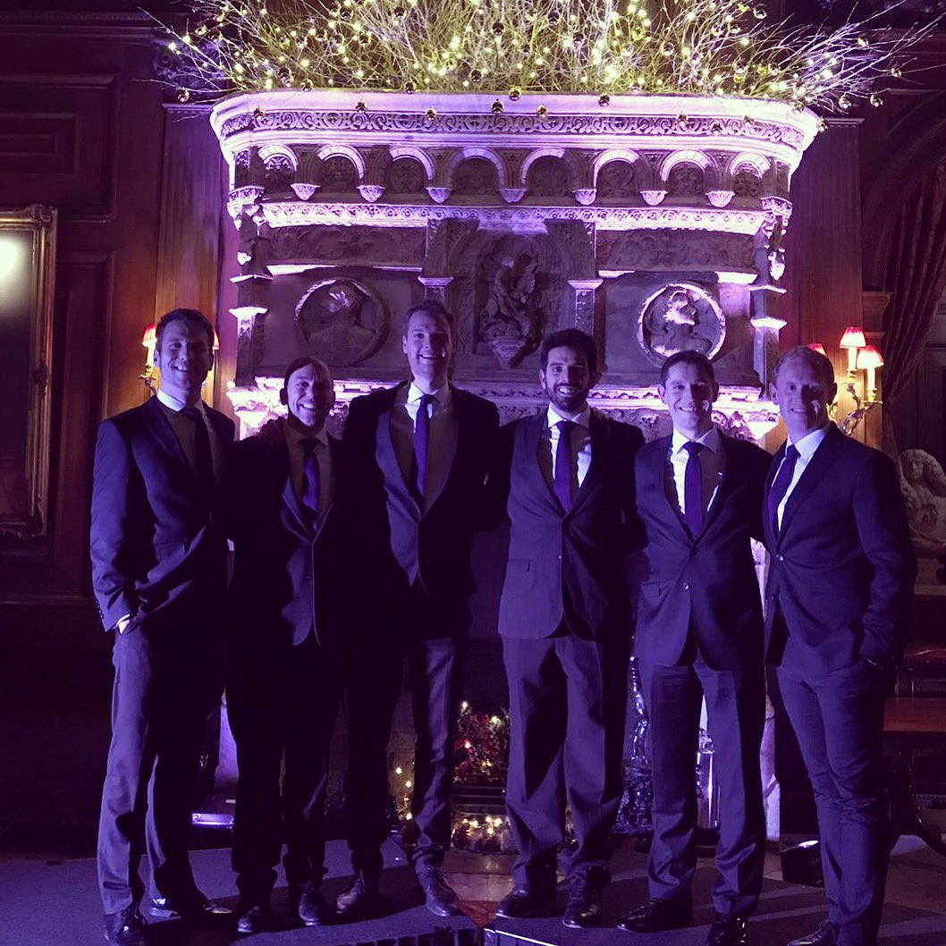 thequeenssix's tweet photo. Having a ball at @Cliveden_House tonight, despite our slightly ghostly faces 👻.. a pleasure to sing here again! Thank you for having us! #clivedenhouse #cliveden #thequeenssix #christmasprogramme #ghostlyfaces #livemusic #musictime #acappella https://t.co/uH1UuJJB19