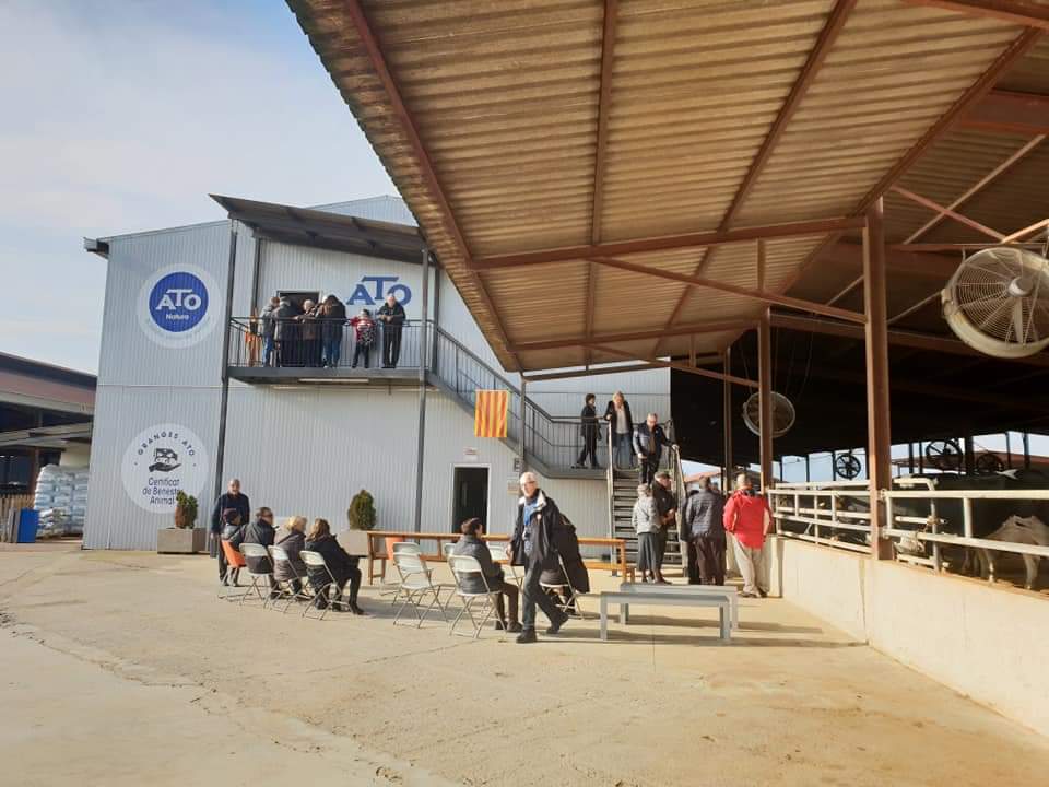 granjamasbes's tweet photo. Hem inaugurat la nova #maqueta de @granjamasbes Esperem que aquest projecte educatiu ajudi a famílies i escoles a conèixer el món de pagès. https://t.co/1tprDof1Qc