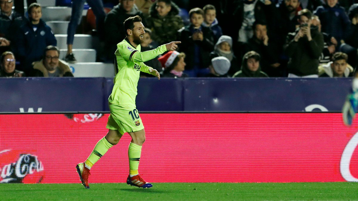 👑 #Messi: 3 gols e 2 assistências! 😎
😱 Um gênio de outro planeta..👽
⚽️ #LevanteBarça (0-5)
🔵🔴 #ForçaBarça
