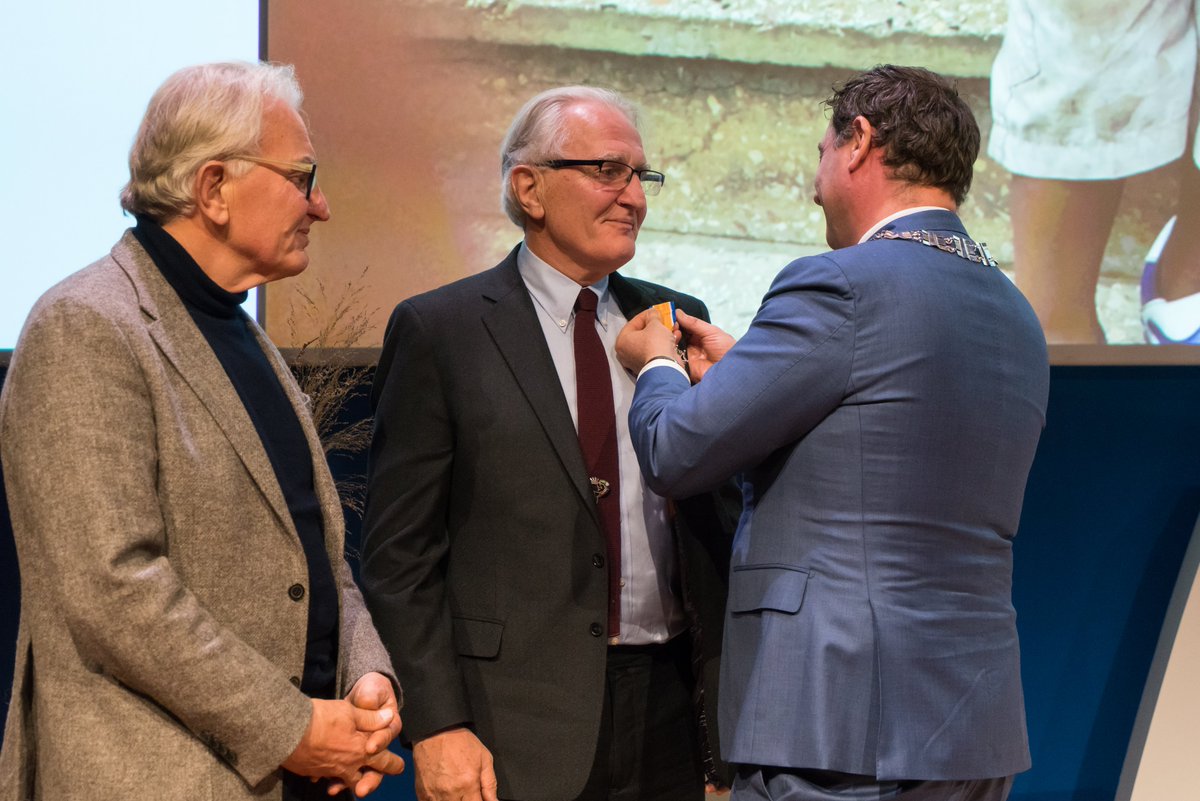 ReachanotherN's tweet photo. #Reachanother oprichters Jan en Dick Koning benoemd tot Ridder in de Oranje Nassau voor hun bijzondere werk in #Ethiopië. https://t.co/LQtWyDVZNa https://t.co/AUfQpTzXoc