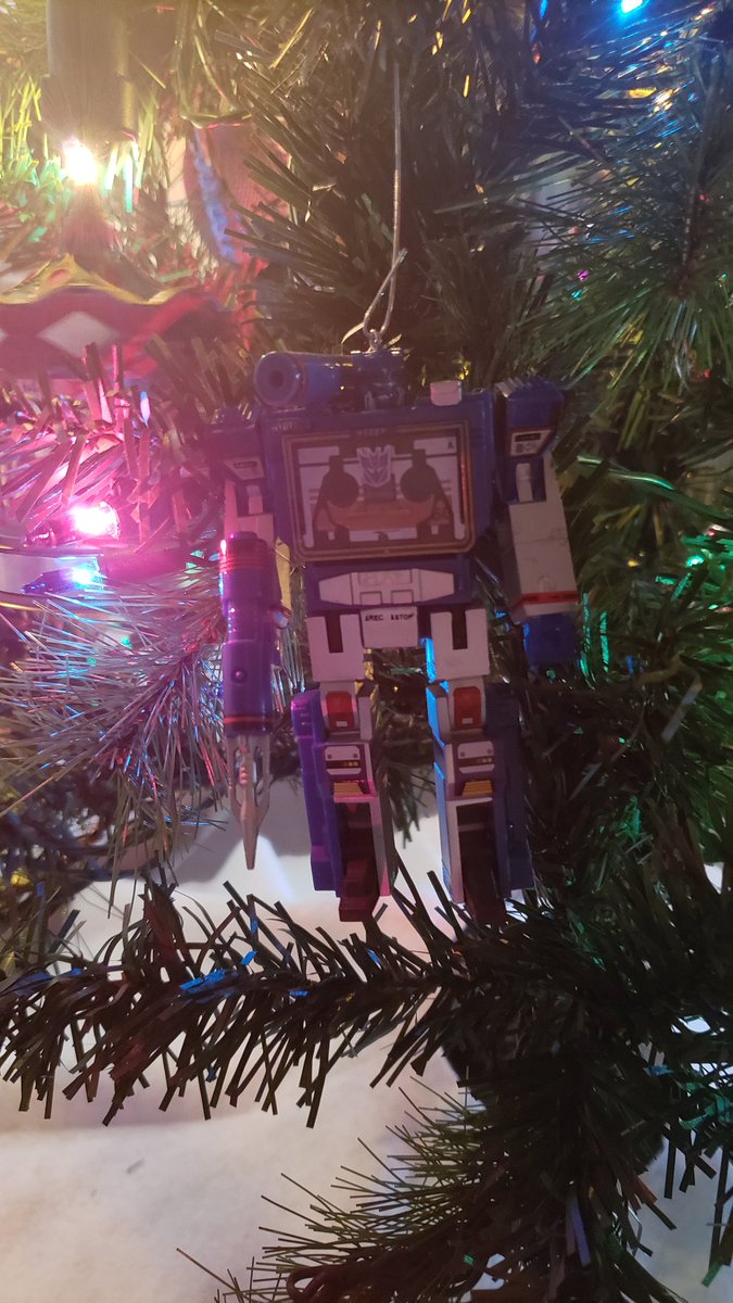 oberonprime's tweet photo. Some shots of who else is "hanging" out on this very #TFDecember Christmas Tree. https://t.co/uT3tSmQYsw