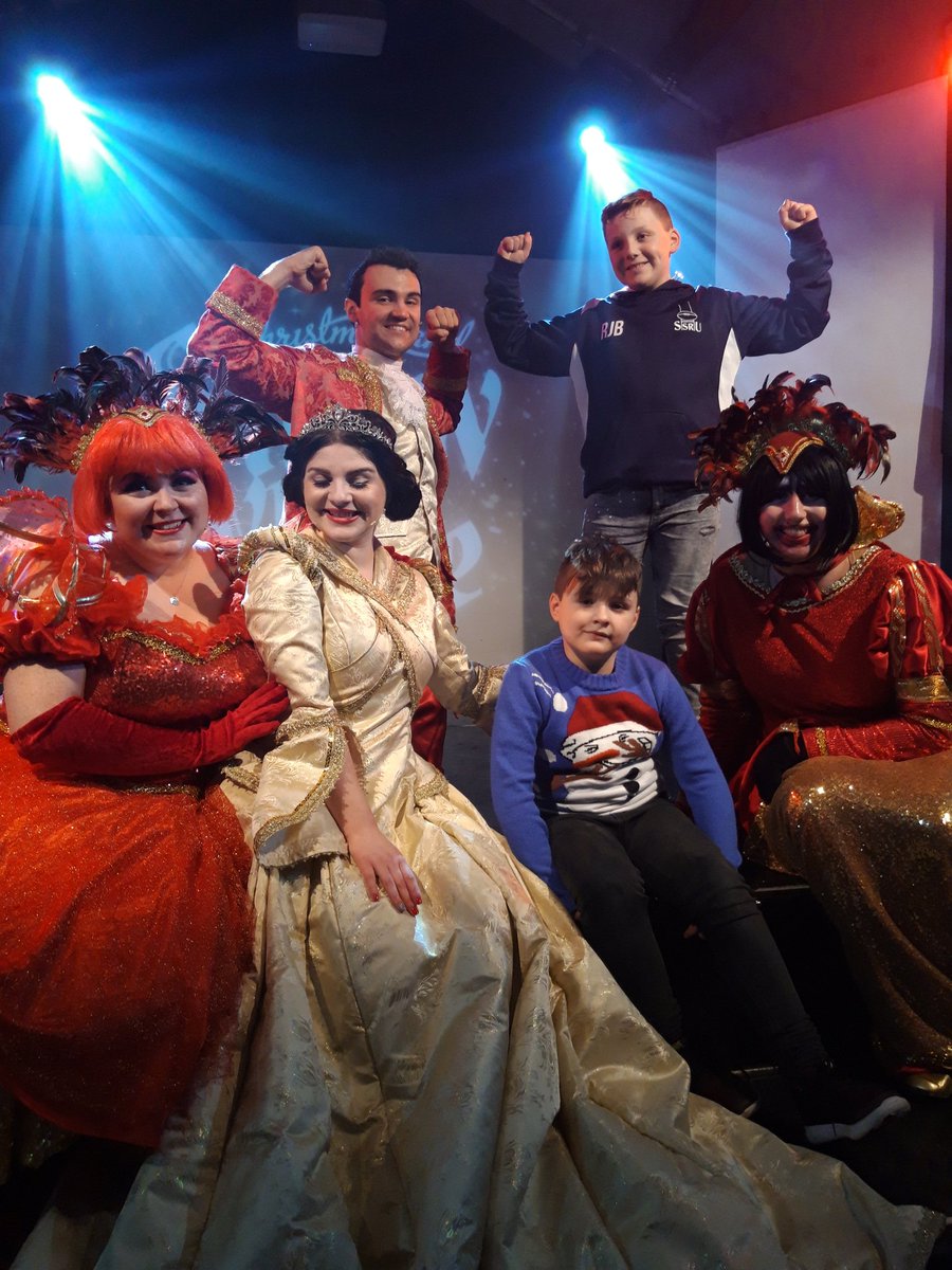 hayleblyth78's tweet photo. Another fab-u-lous #bluestonepanto this year. Boys loved it and we were he he he heing all around the park today. Thanks @bluestone for starting our Christmas off in style. See you next year... https://t.co/yIXVwSY1qG