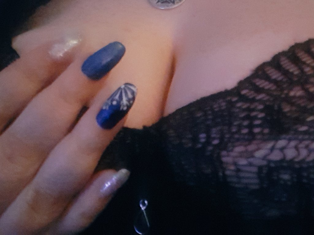Geldherrin_L's tweet photo. It's Christmas time.
Aber wo ist mein Weihnachtsgeschenk?

#findom #paypig #financialdomination https://t.co/0BGnBPhYn2