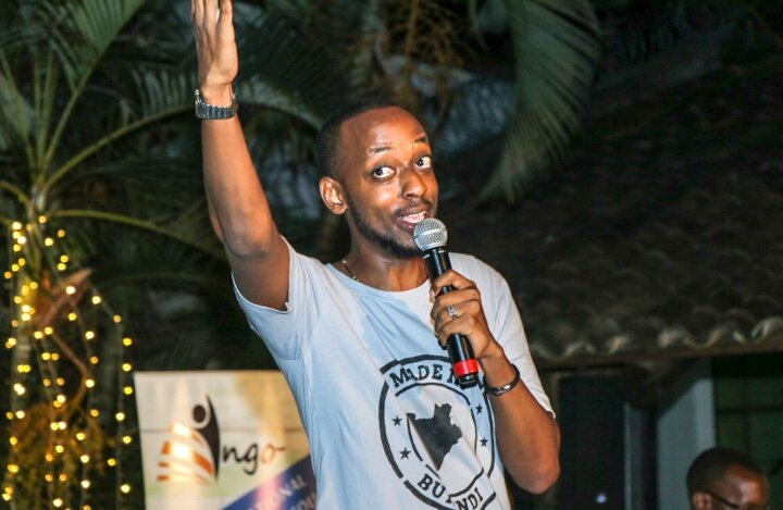IngoMagazine's tweet photo. De l'humour pour discuter des sujets tabous,comme l'éducation sexuelle chez les jeunes au #Burundi, tel était le menu concocté par le comédien @senmichael qui a su offrir des moments de joie et de détente lors de la soirée-comédie de samedi organisée par #NowCreative avec #INGO. https://t.co/8Z8ALdSFeV