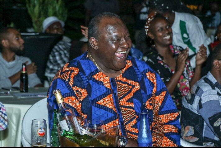 IngoMagazine's tweet photo. De l'humour pour discuter des sujets tabous,comme l'éducation sexuelle chez les jeunes au #Burundi, tel était le menu concocté par le comédien @senmichael qui a su offrir des moments de joie et de détente lors de la soirée-comédie de samedi organisée par #NowCreative avec #INGO. https://t.co/8Z8ALdSFeV