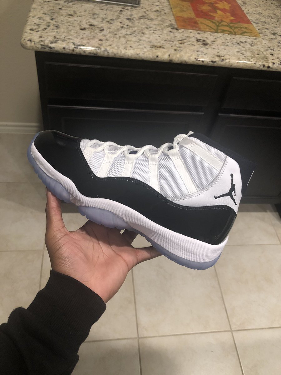 _kickzz's tweet photo. This for Baytown 💯

CONCORD GIVEAWAY STARTS NOW!! 
@_kickzz 
@vintage_east 
Retweet and follow both these accounts to enter (I’ll be checking) 

Winner can choose Concord 11s in your size or $300 dollars 👀 

I’ll be choosing a winner Saturday 12/22 https://t.co/c74yNoKttn