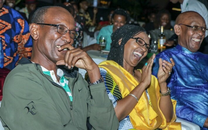 IngoMagazine's tweet photo. De l'humour pour discuter des sujets tabous,comme l'éducation sexuelle chez les jeunes au #Burundi, tel était le menu concocté par le comédien @senmichael qui a su offrir des moments de joie et de détente lors de la soirée-comédie de samedi organisée par #NowCreative avec #INGO. https://t.co/8Z8ALdSFeV
