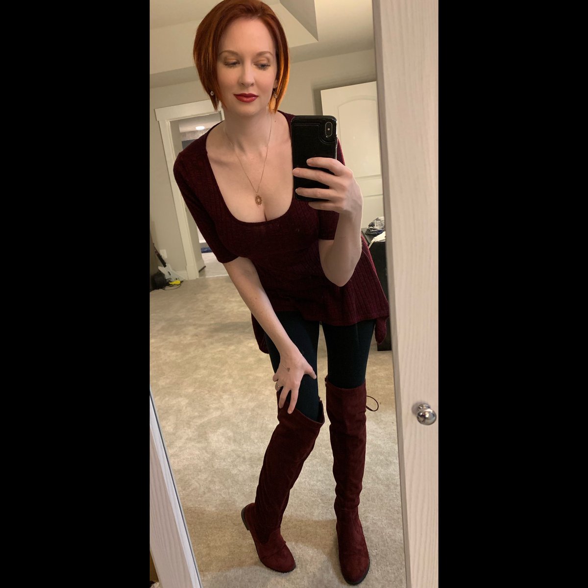ScarlettLush's tweet photo. Even Iβm just going to the doctors, I enjoy looking good.
#footmodel #pedicure #softsoles #smellyfeet #footmodel #size9 #femdom #humiliatrix #palelady #tallgirls #legsfordays #bigboobsarethebest #gingerhaired #fulllips #freckles #suedeboots #thighhighboots #gingerhaircolor https://t.co/HUd9cXiz6M