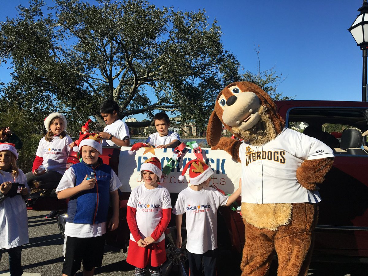 amandabc's tweet photo. Being in a parade is a lot more fun than watching it! πβ¨.
#happyholidays #charlestonholidayparade #backpackjournalists #charleston https://t.co/FzbS1JealS
