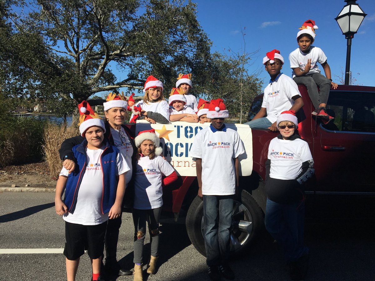amandabc's tweet photo. Being in a parade is a lot more fun than watching it! πβ¨.
#happyholidays #charlestonholidayparade #backpackjournalists #charleston https://t.co/FzbS1JealS