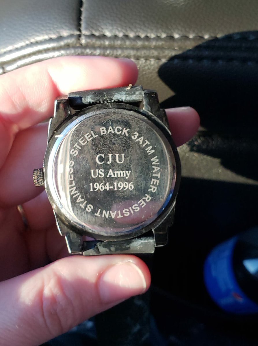 rstuard's tweet photo. A friend of mine found this watch today outside Lucas Oil after the Colts game. Social media, do your thing. https://t.co/M1UmGRb2WJ