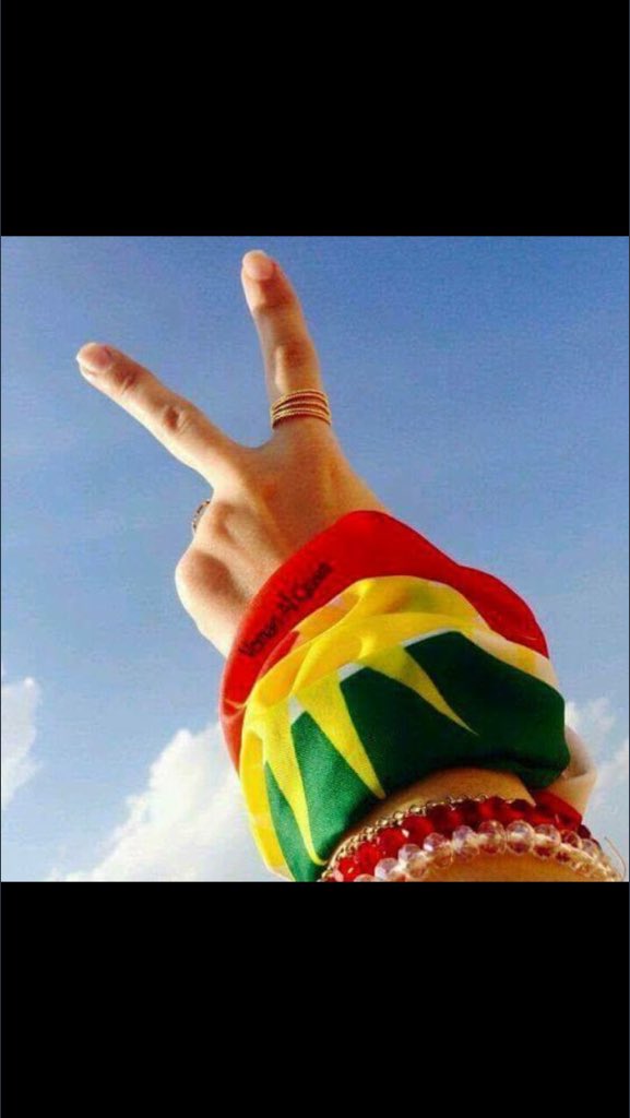 داگیـرکـە ری دڵ پـڕلە قـیـن
دڕنـدە ی بـێ ویــژدان و دین

ناتـوانی وابـکـە ی کورد نە بـیـن
هـە رکـورد بـو یـن و هـە رکـورد دە بـیـن
هـە رکـورد بـو یـن و هـە ر کـورد دە بـیـن

بـه رزو پــیرۆزبـێ ڕۆژی ئـالای کـوردســتان
نه سره وتن تا سه ر كه و تن