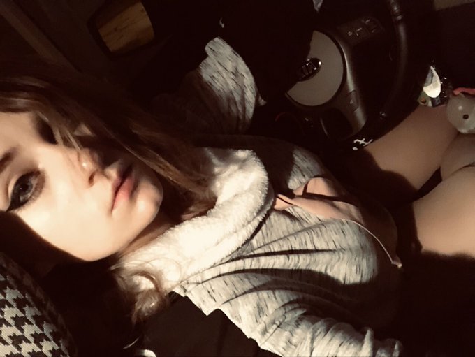 I guess I gotta start using Twitter.✨#carselfie #dontworryitsnoton https://t.co/8g3N3RsaPb<a href="/tag/carselfie"class="tags">#carselfie</a><a href="/tag/dontworryitsnoton"class="tags"><span>#dontworryitsnoton</span></a>