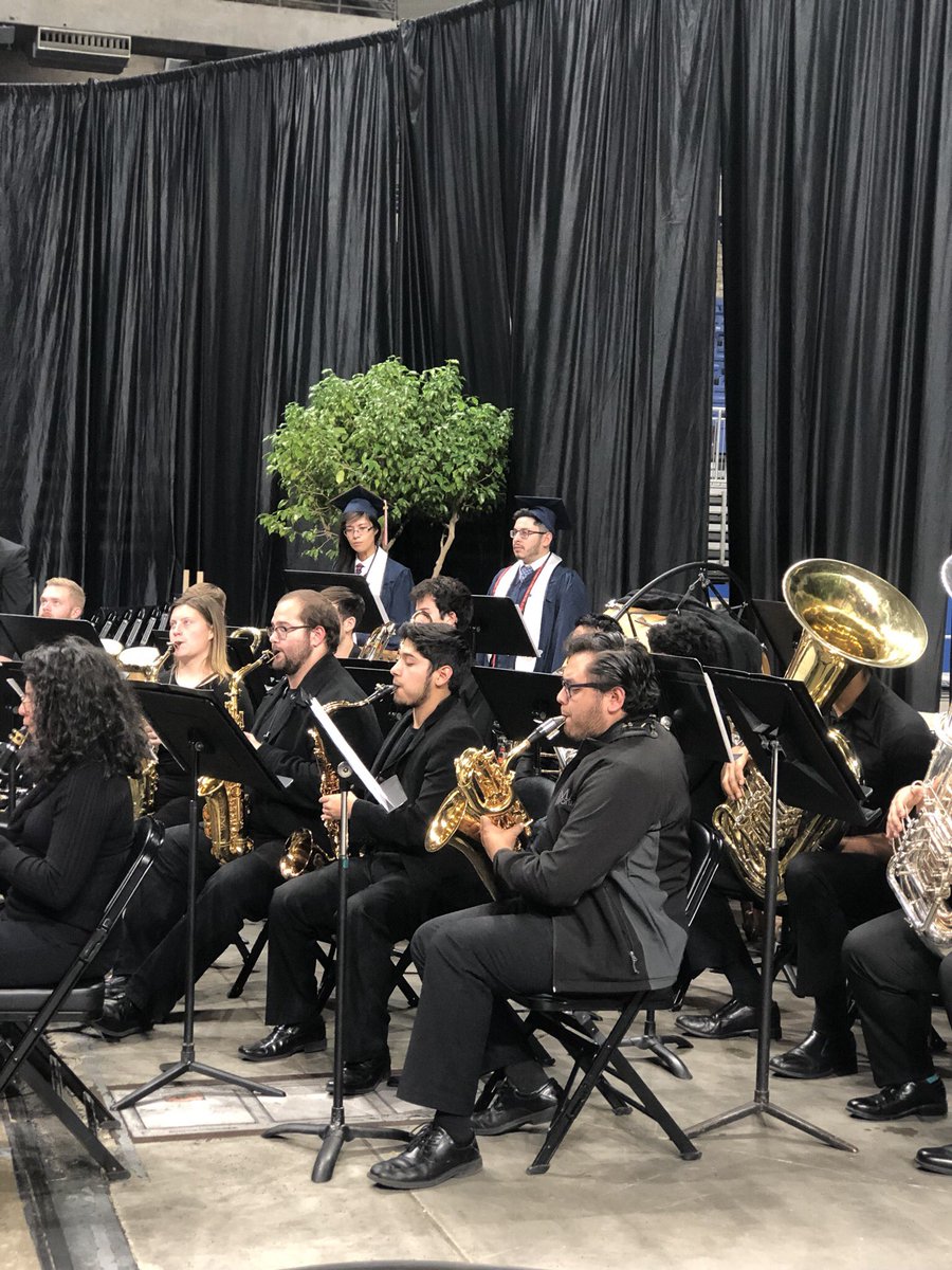 UTSAGetInvolved's tweet image. Ceremony ✌🏻!!! We welcome you to the fall 2018 commencement!
#UTSA #UTSAGRAD18
