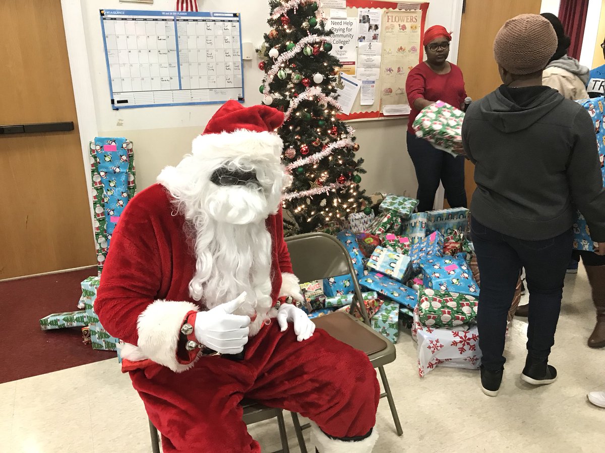 Faithbasedinit's tweet image. Annual Faith Based Initiative holiday party held at Saint Monica’s Episcopal Church. We were able to bless community kids with gifts 🎁. Thanks to the generous donations through Saint Monica’s, we also gifted new tablets and laptops. Thank you all for your support!
