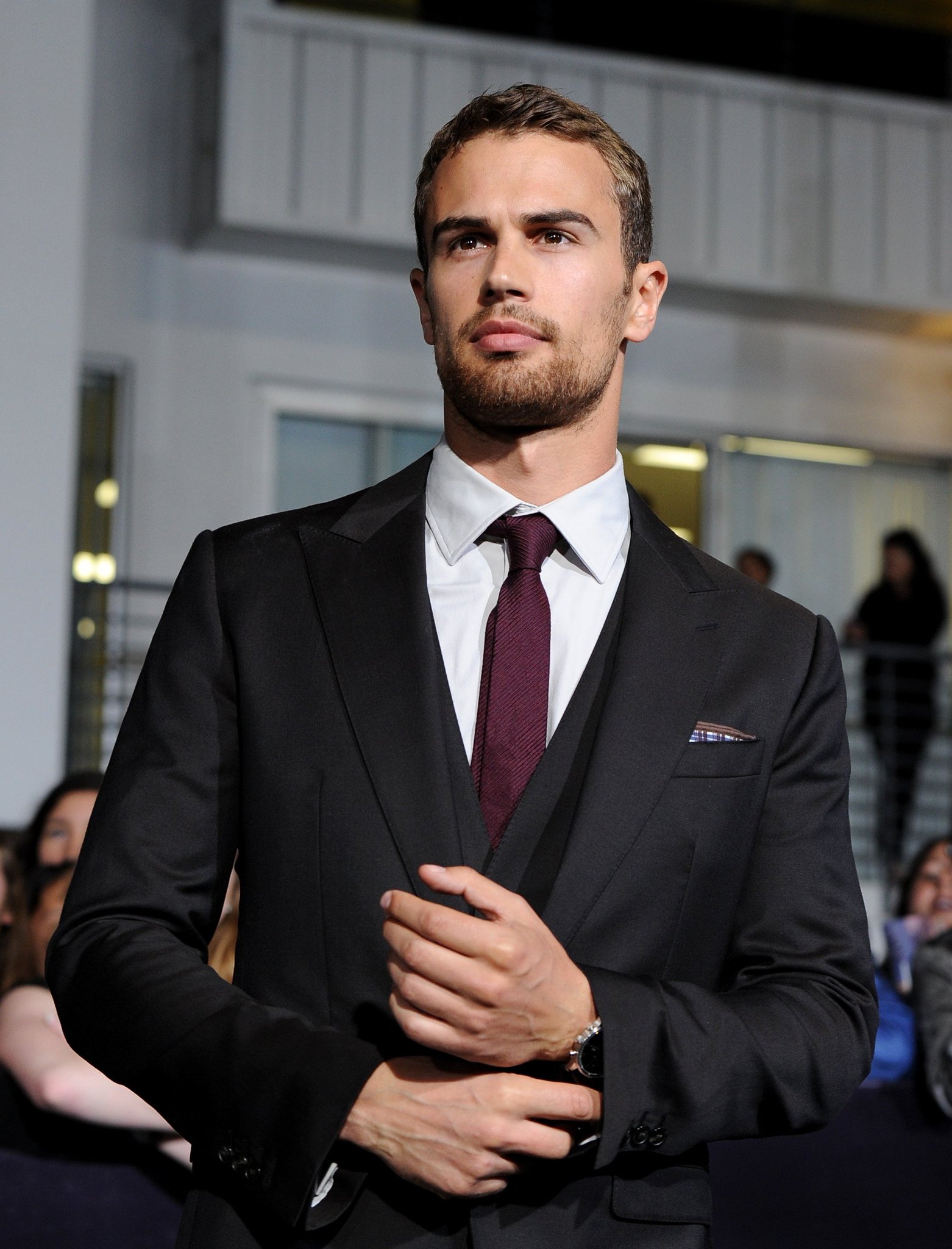 Happy thirty-FOURth birthday to Theo James. 