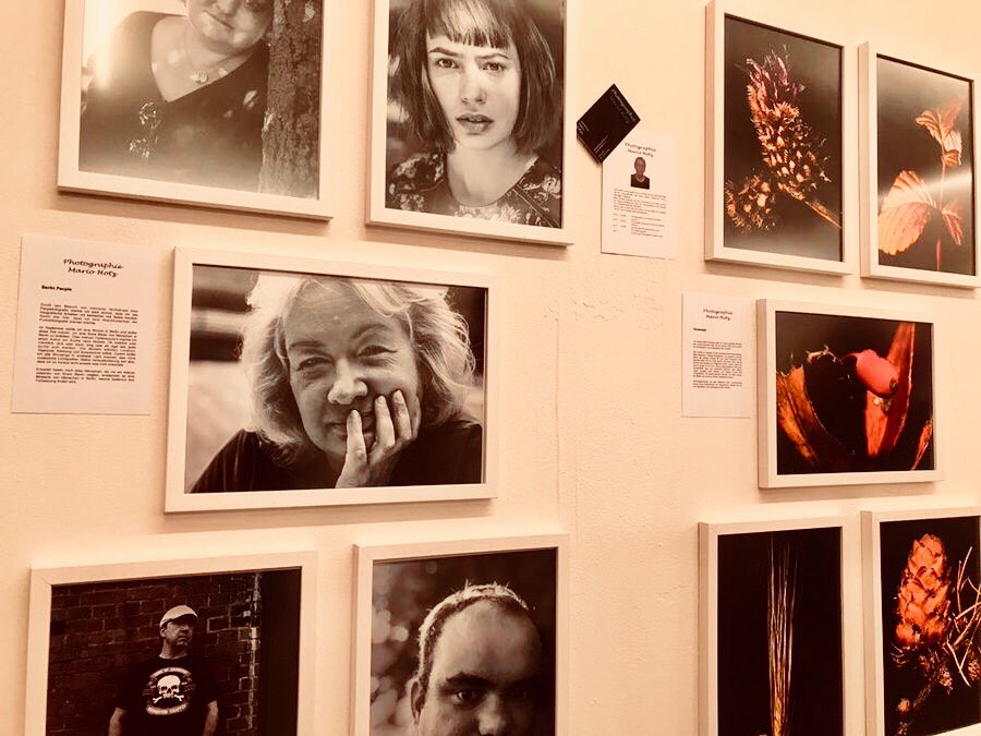 rstocker_sky's tweet photo. @Landeinwohner #Dear #MarioHotz!
📸
Magst Du deine *3*#Part*#CAS*#Photography* per #Dropbox 1+2+3 auf #twitter zeigen? #Augenzwinker: Deine #Foto-#Konzepte sind zu🔝, hinterm Vorhang zu verschwinden –#RonnyStocker, dein Freund, der seit 2014 dein Talent schätzt.
👏
*#CAS #Fotograf #MarioHotz©️ https://t.co/uxIDzBSL4U