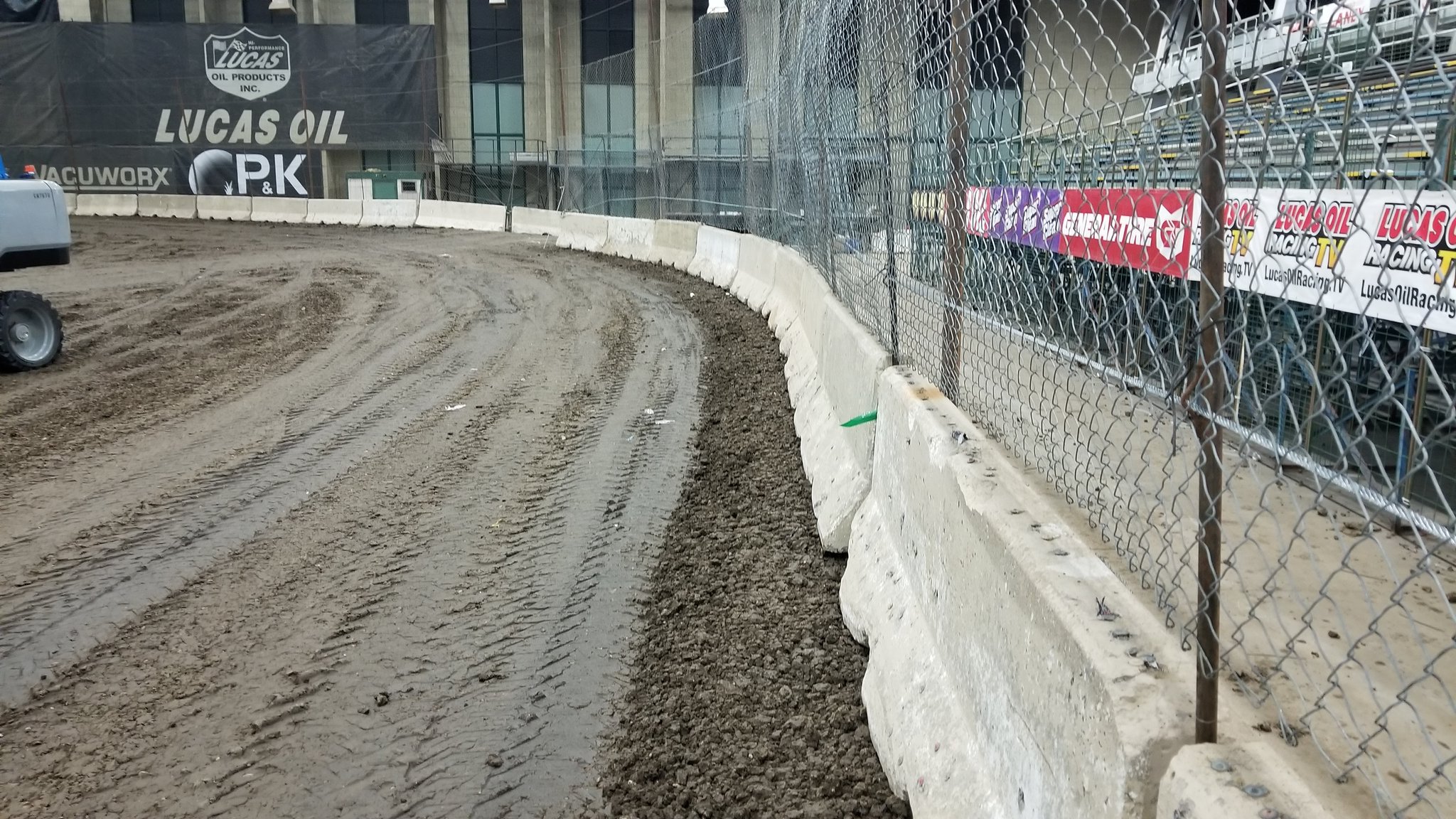 Chili Bowl Nationals on Twitter "Catch Fence is up. Just a few more
