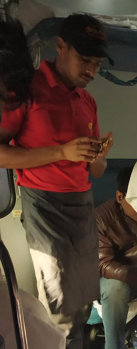 Asking for tips "bakshish " still relevant in Rajdhani.  Travelling today in BBS-NDLS Rajdhani &amp; waiters asking for tips.Only change now not holding a tray. <a href="/IRCTCofficial/">IRCTC</a> <a href="/RailMinIndia/">Ministry of Railways</a>