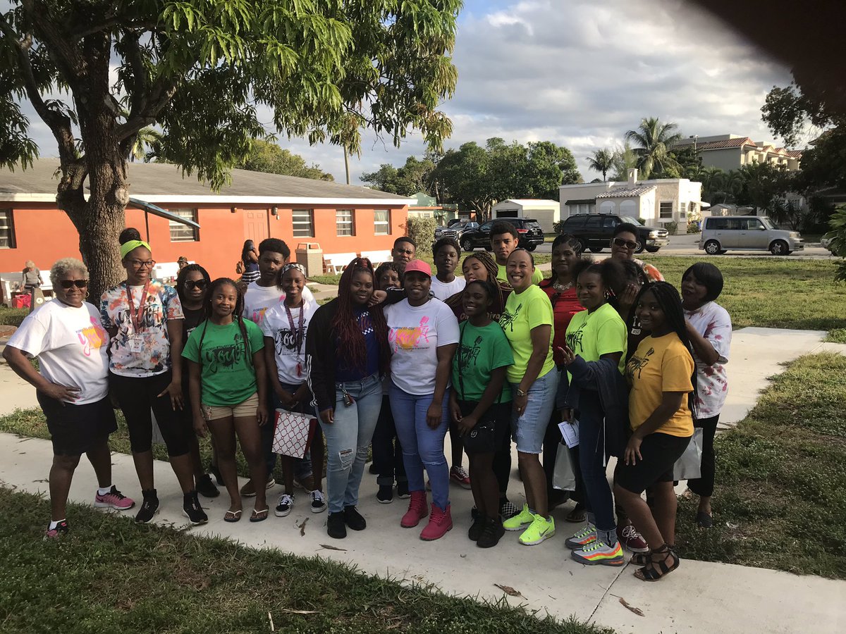 FASYINC's tweet photo. Today’s Christmas party and gift giveaway was amazing!! ❤️ The 97 residents enjoyed themselves and our hearts are full of joy!! Thanks to everyone that made today’s event a SUCCESS 🙏🏾🙏🏾🙏🏾 https://t.co/o4jJuLpmXt