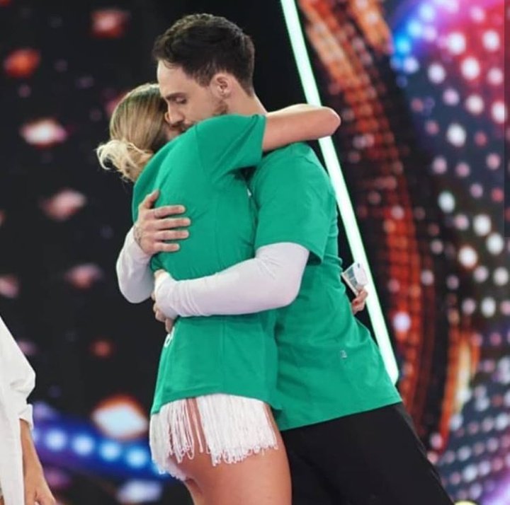 vicicontefiles's tweet photo. DEBAJO de este tweet.. vamos a subir fotos y vídeos de todos los ritmos que tuvimos.. y momentos hermosos, para que recuerden y vean, den RT a todooo.. valoren el esfuerzo que vamos hacer  @MicaViciconte
@Granfaartco
#BailaMicaAl44644 https://t.co/d1Hcw4F1jP