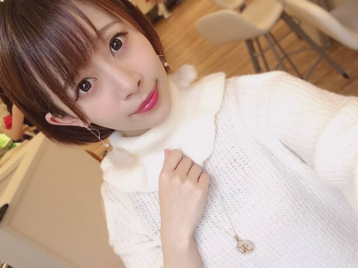 yuria_idoll's tweet photo. 💌今日はリプ返の日💌

テーマは
『私とクリスマスデートするなら🎄❄️』（他の事でも🙆‍♀️）

ちなみに私はイルミネーション見に行きたいっ🌟

みんなの理想のクリスマスを教えてね💚❤️ https://t.co/hPc0edamZV