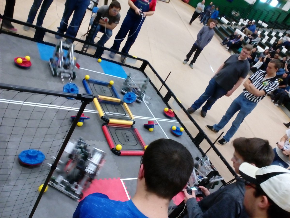 TechSchauer's tweet image. A VEX Robotics Competition took place at Sullivan County Community College on Saturday.  A number of high schools from all over New York State competed.  

Our North Rockland "Aperture Robotics Team" are eagerly awaiting the start of the First Robotics season!  #NRTechEd